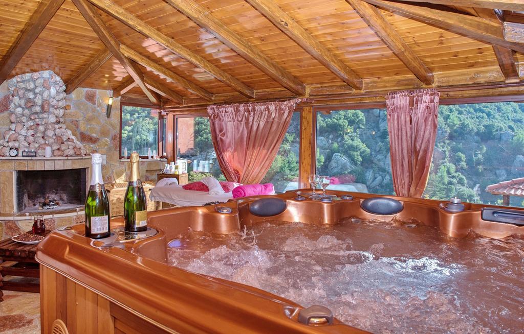Oneiro Resort カト・ザクロロウ エクステリア 写真