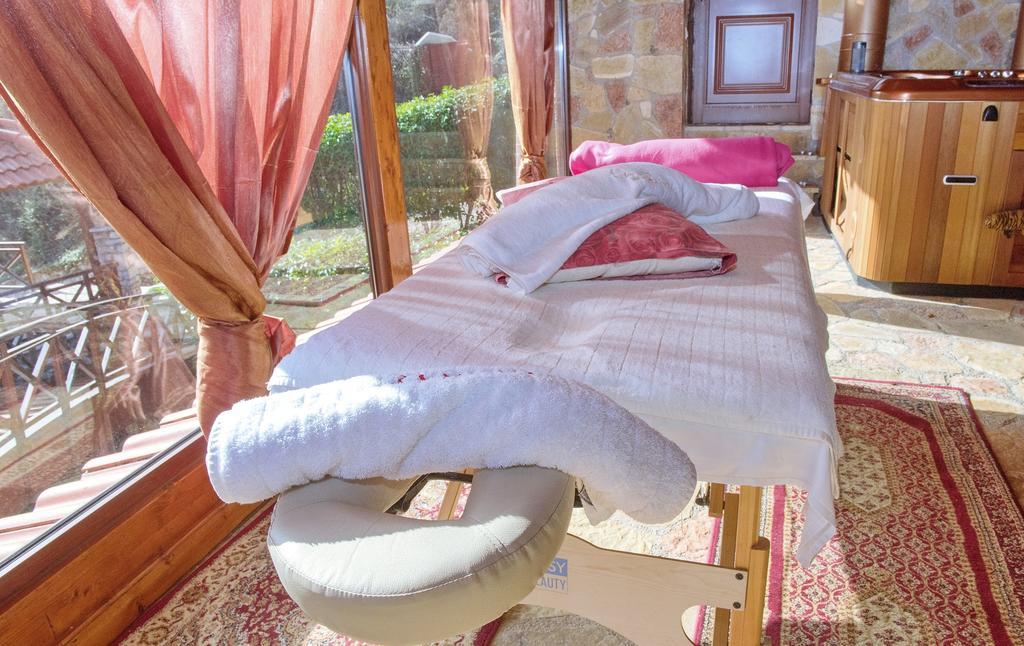 Oneiro Resort カト・ザクロロウ エクステリア 写真